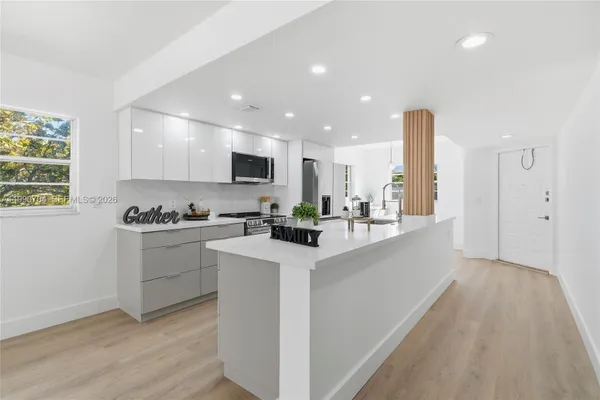 Property Slideshow image 2 of 54 | 800 sw 125th way 312o, Pembroke Pines, FL, 33027
