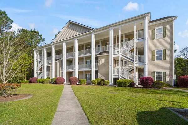 Property Slideshow image 3 of 34 | 5864 longwood dr 303, Murrells Inlet, SC, 29576