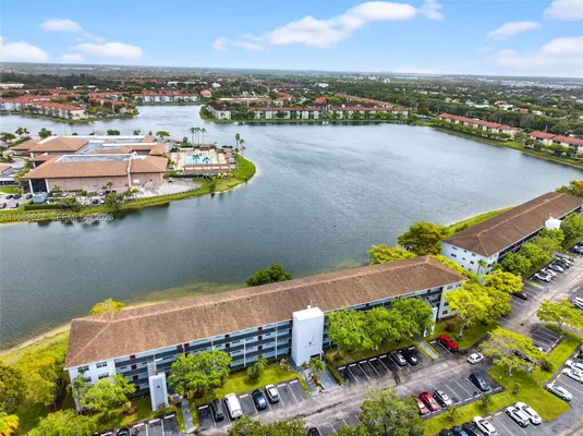 Property Slideshow image 3 of 47 | 1301 sw 134th way 313b, Pembroke Pines, FL, 33027