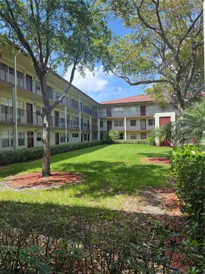 Property Slideshow image 3 of 19 | 150 sw 134th way 103r, Pembroke Pines, FL, 33027