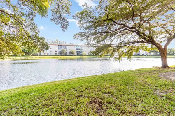 Property Slideshow image 2 of 32 | 1805 eleuthera pt a2, Coconut Creek, FL, 33066