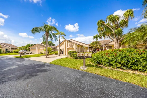 Property Slideshow image 2 of 46 | 5302 fairway woods dr 4612, Delray Beach, FL, 33484
