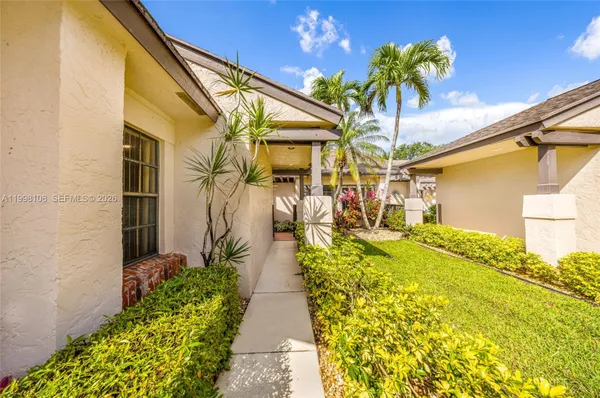 Property Slideshow image 3 of 48 | 5302 fairway woods dr 4612, Delray Beach, FL, 33484