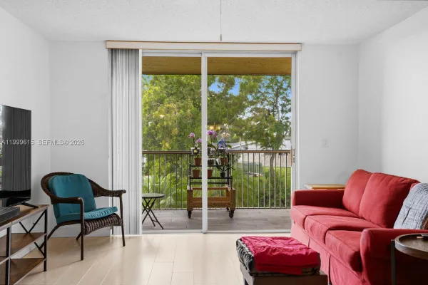 Property Slideshow image 2 of 40 | 6870 royal palm blvd 209m, Margate, FL, 33063