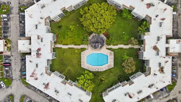 Property Slideshow image 3 of 40 | 6870 royal palm blvd 209m, Margate, FL, 33063