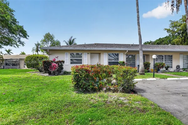 Property Slideshow image 3 of 56 | 8662 bella vista dr, Boca Raton, FL, 33433