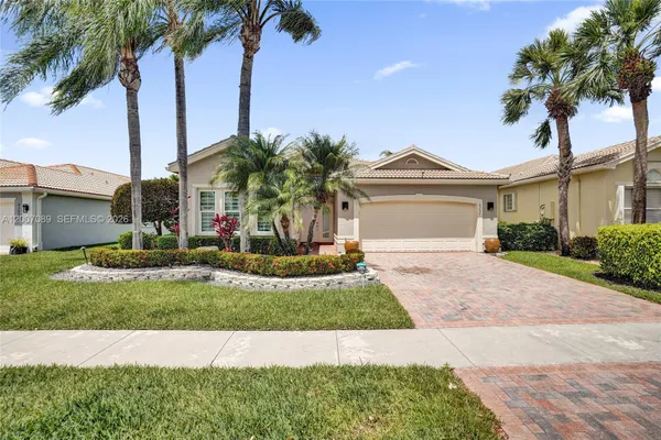 Property Slideshow image 2 of 95 | 8257 la jolla vista ln, Lake Worth, FL, 33467