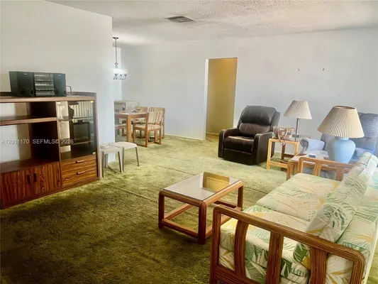 Property Slideshow image 2 of 18 | 4402 nw 43rd ter, Tamarac, FL, 33319