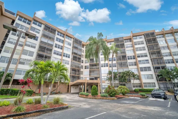Property Slideshow image 2 of 27 | 1200 saint charles pl 415, Pembroke Pines, FL, 33026