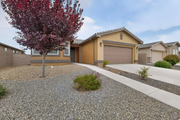 Property Slideshow image 3 of 42 | 481 rio chama cir, Los Lunas, NM, 87031