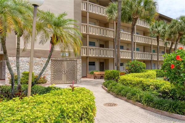 Property Slideshow image 3 of 42 | 1701 andros isle f1, Coconut Creek, FL, 33066