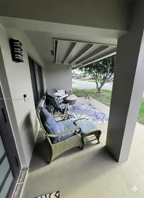 Property Slideshow image 2 of 29 | 4701 nw 44th st, Tamarac, FL, 33319
