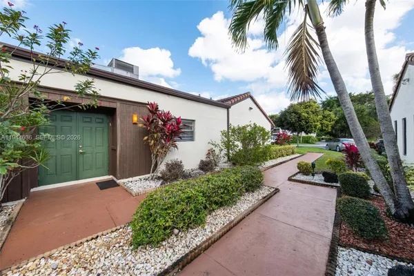 Property Slideshow image 2 of 42 | 21877 arriba real, Boca Raton, FL, 33433