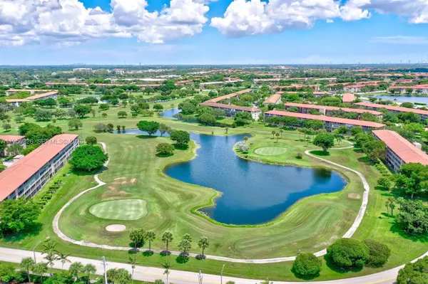Property Slideshow image 2 of 25 | 151 sw 134th way 312n, Pembroke Pines, FL, 33027