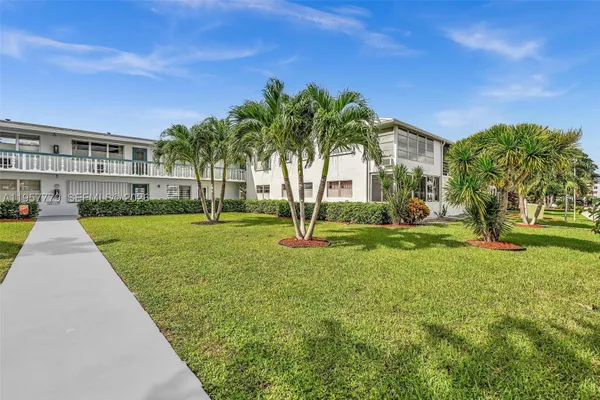 Property Slideshow image 2 of 44 | 160 markham h 160, Deerfield Beach, FL, 33442
