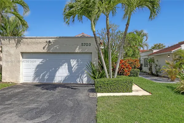 Property Slideshow image 2 of 39 | 5703 ainsley ct, Boynton Beach, FL, 33437