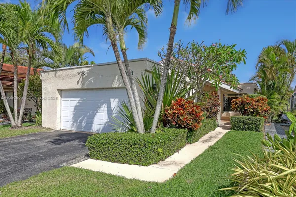 Property Slideshow image 3 of 39 | 5703 ainsley ct, Boynton Beach, FL, 33437