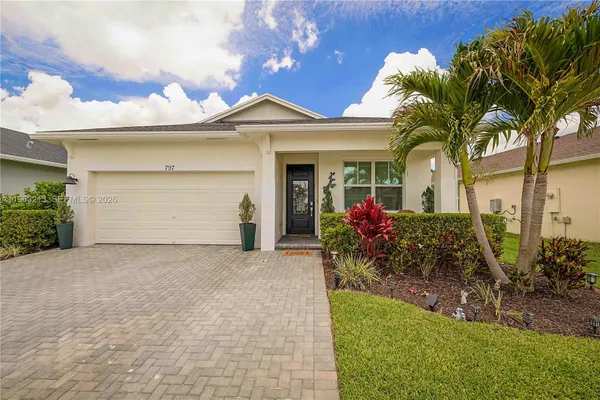 Property Slideshow image 2 of 49 | 797 se bloomfield rd, Port St Lucie, FL, 34984