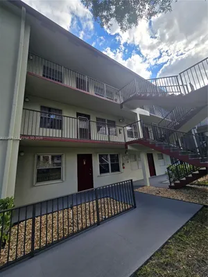 Property Slideshow image 3 of 21 | 13500 sw 1st st 202u, Pembroke Pines, FL, 33027