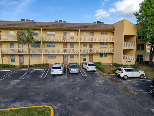 Property Slideshow image 2 of 37 | 5851 nw 62nd ave 210, Tamarac, FL, 33319