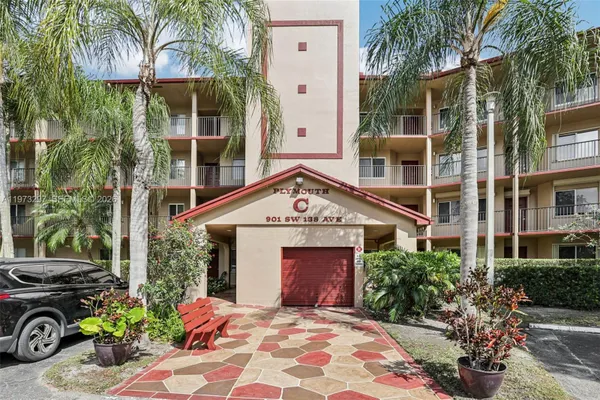 Property Slideshow image 2 of 30 | 901 sw 138th ave 108c, Pembroke Pines, FL, 33027