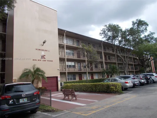 Property Slideshow image 2 of 43 | 801 sw 133rd ter 110k, Pembroke Pines, FL, 33027
