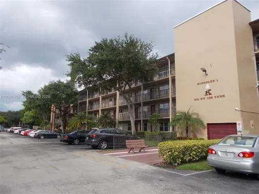 Property Slideshow image 3 of 43 | 801 sw 133rd ter 110k, Pembroke Pines, FL, 33027
