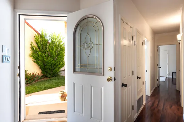 Property Slideshow image 3 of 24 | 572 eastlake dr, Rio Rancho, NM, 87124