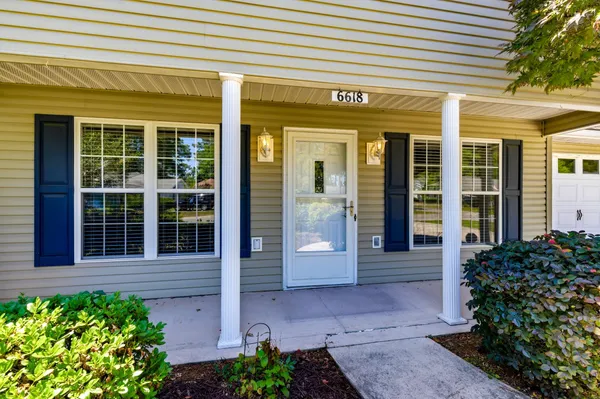 Property Slideshow image 2 of 35 | 6618 e sweetbriar trl, Myrtle Beach, SC, 29588