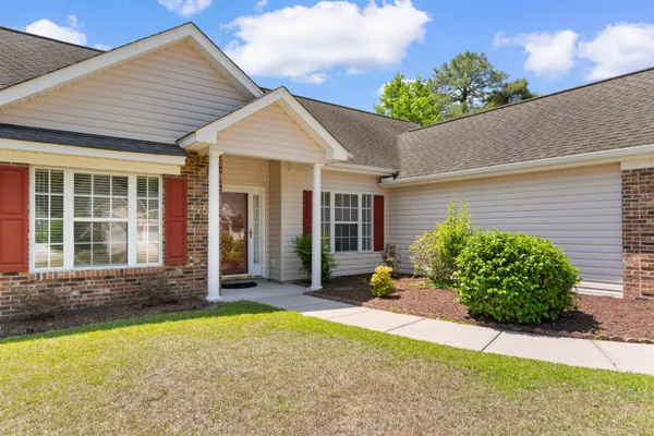 Property Slideshow image 2 of 63 | 220 candlewood dr, Conway, SC, 29526