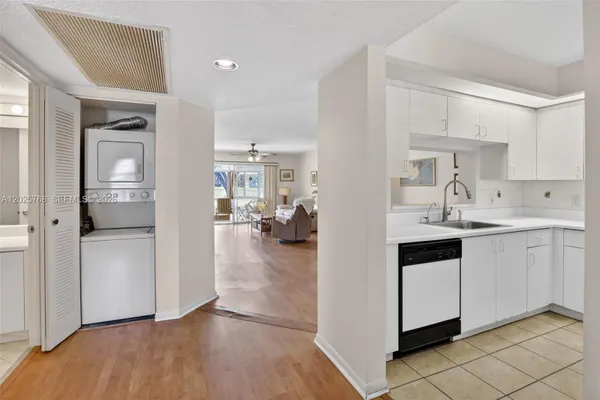 Property Slideshow image 3 of 43 | 650 sw 138th ave 105j, Pembroke Pines, FL, 33027