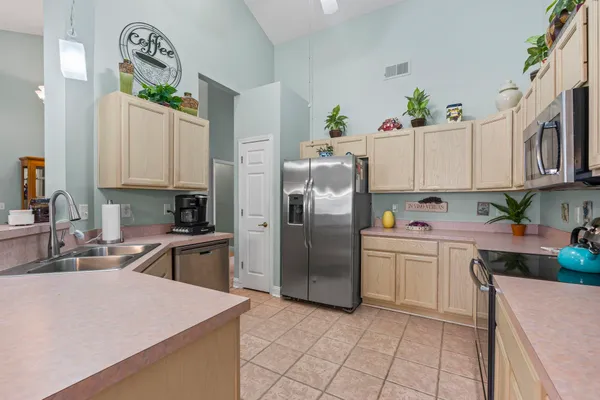 Property Slideshow image 3 of 40 | 706 helms way, Conway, SC, 29526