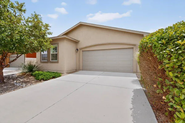 Property Slideshow image 2 of 31 | 241 rio chama cir, Los Lunas, NM, 87031