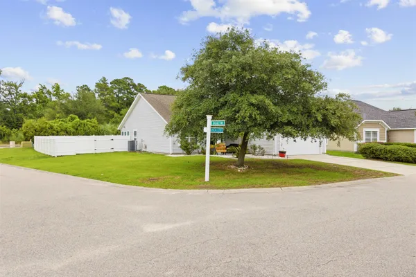 Property Slideshow image 3 of 50 | 985 bonita loop, Myrtle Beach, SC, 29588
