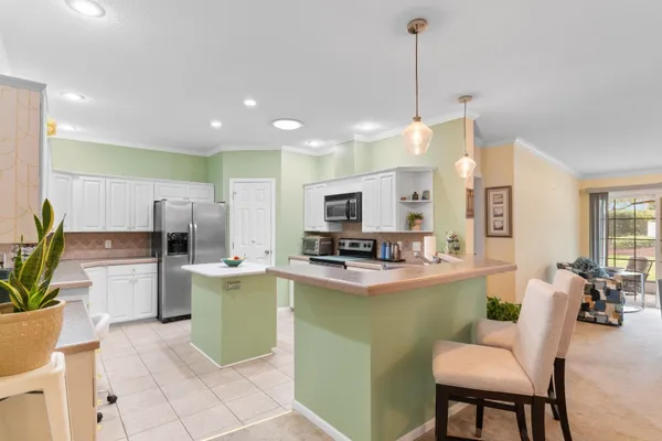 Property Slideshow image 3 of 40 | 158 lakeside crossing dr, Conway, SC, 29526