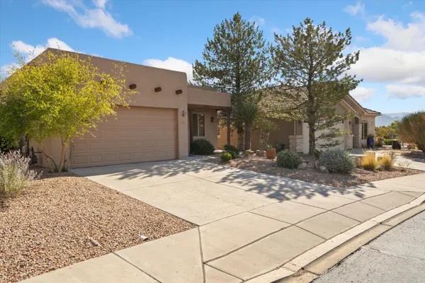 Property Slideshow image 2 of 38 | 848 cottonwood cir, Bernalillo, NM, 87004