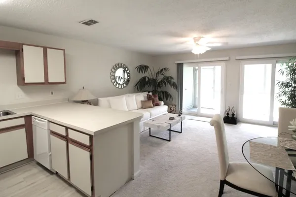 Property Slideshow image 2 of 28 | 924 fairwood lakes ln 24-c, Myrtle Beach, SC, 29588