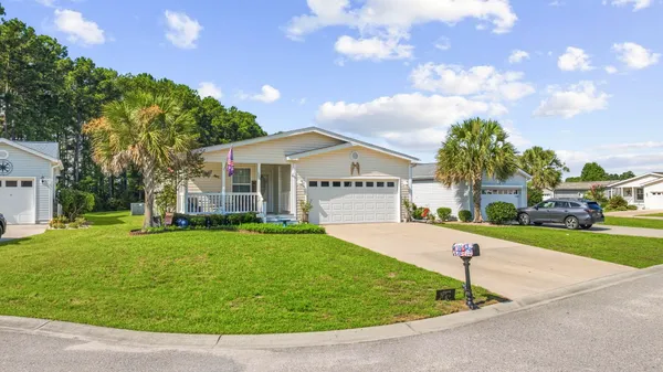 Property Slideshow image 3 of 53 | 1004 greencrest ct, Conway, SC, 29526