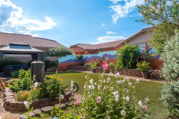 Property Slideshow image 3 of 40 | 371 zuni river cir, Los Lunas, NM, 87031