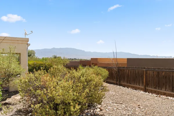 Property Slideshow image 2 of 23 | 3332 esplanade cir, Rio Rancho, NM, 87124