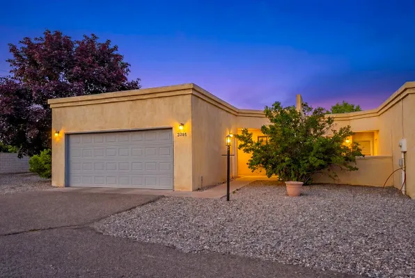 Property Slideshow image 2 of 25 | 3201 oakmount dr, Rio Rancho, NM, 87124