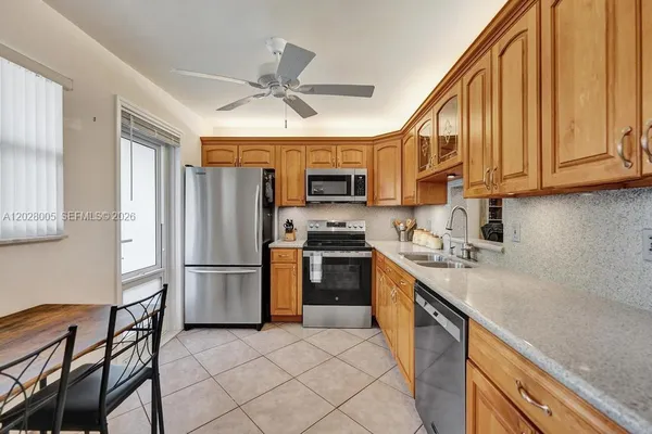Property Slideshow image 2 of 36 | 1025 se 2nd ave 208, Dania Beach, FL, 33004
