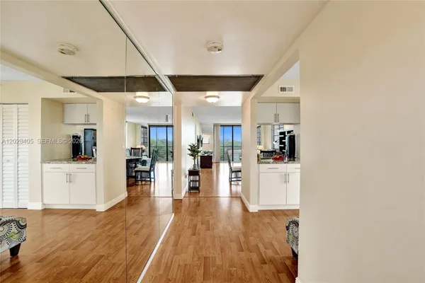 Property Slideshow image 2 of 48 | 901 colony point cir 501, Pembroke Pines, FL, 33026
