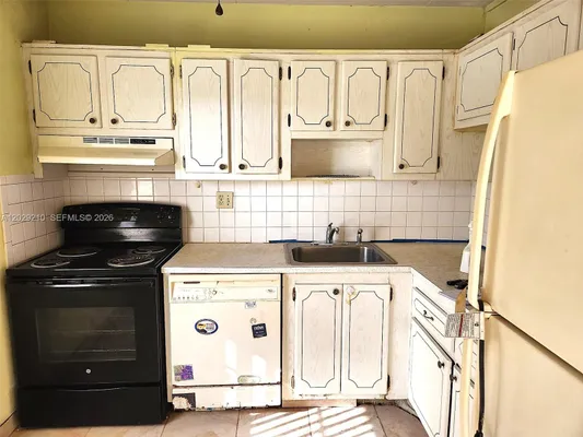 Property Slideshow image 3 of 54 | 7787 golf circle dr 109, Margate, FL, 33063