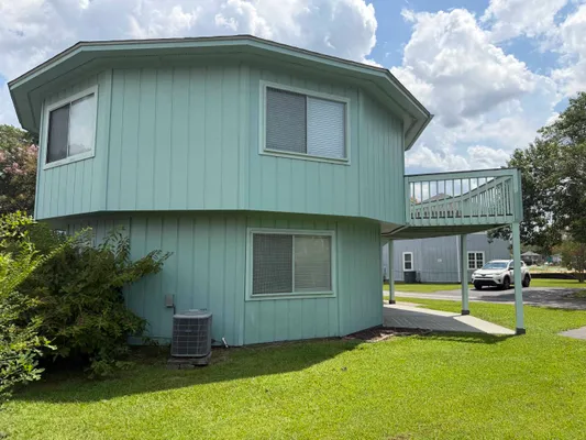 Property Slideshow image 3 of 44 | 513 tree top ln, Myrtle Beach, SC, 29588