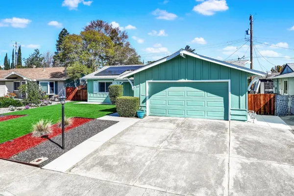 Property Slideshow image 2 of 68 | 162 isle royale cir, Vacaville, CA, 95687