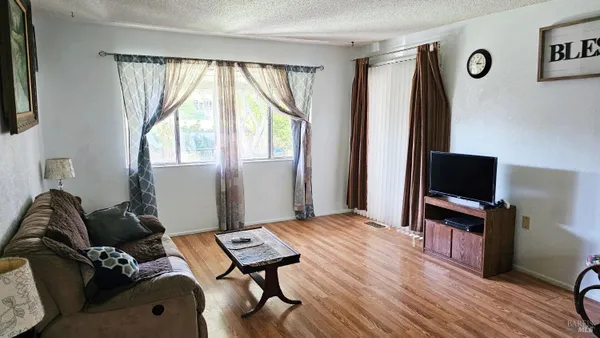 Property Slideshow image 2 of 17 | 124 monterey dr, Vacaville, CA, 95687