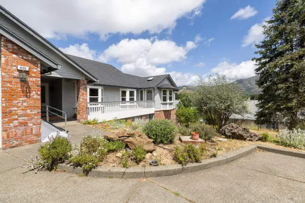 Property Slideshow image 2 of 81 | 405 crestridge pl, Santa Rosa, CA, 95409