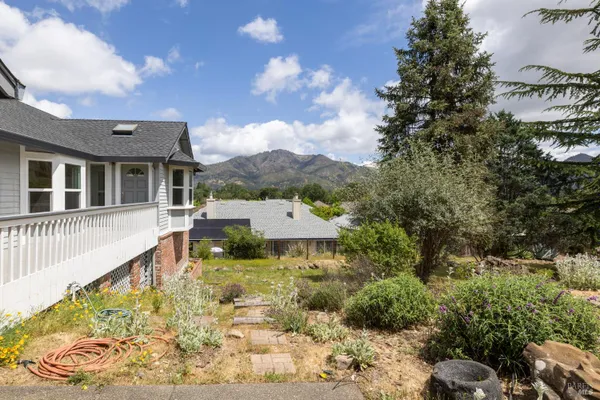 Property Slideshow image 3 of 81 | 405 crestridge pl, Santa Rosa, CA, 95409