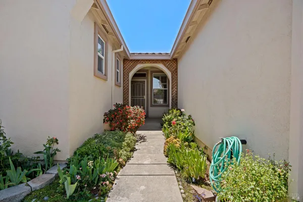 Property Slideshow image 3 of 69 | 611 twin lakes ln, Rio Vista, CA, 94571